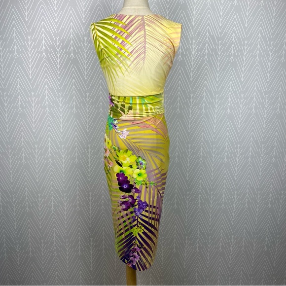 FUZZI Yellow Floral Graphic V Neck Sleeveless Sheath Knee Midi Dress - Picture 3 of 11